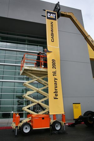Cashman (CEO) and Pack (COO) dedicate Cashman Equipment's new LEED HQ